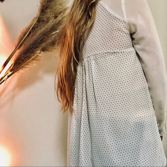 ANTHROPOLOGIE MAEVE White Black Polka Dot Long Sleeve Pleated Blouse Shirt Top 4 - Picture 4 of 7